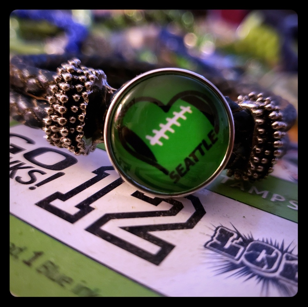 Seattle Seahawks snap bracelet